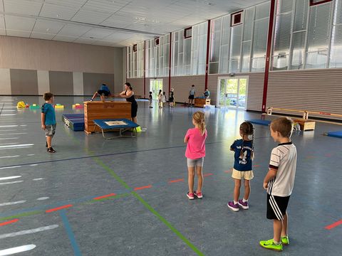 Turn- und Bewegungsspiele beim Kindersommer